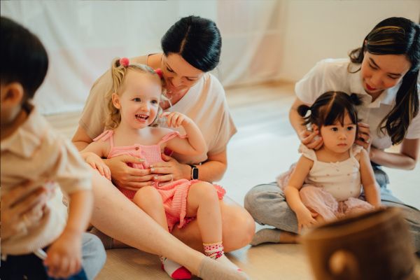 Toddler Sparkles Music Class with Lucy Sparkles & Friends